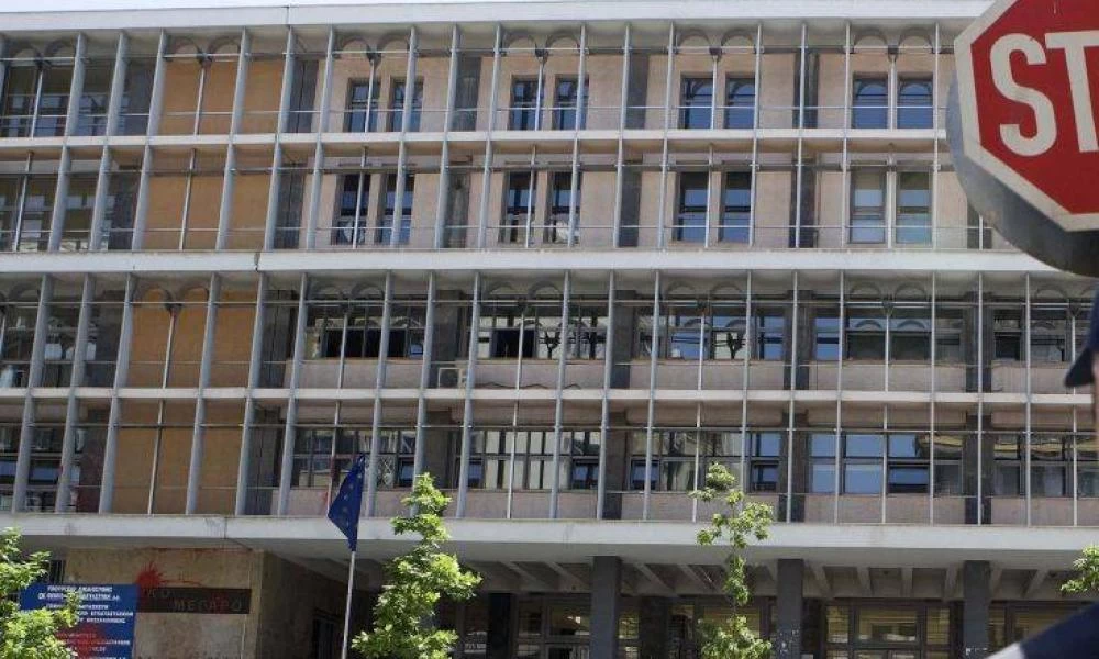Θεσσαλονίκη: Μήνυση κατέθεσε η οικογένειά της 22χρονης που έπεσε από ύψος 8 μέτρων